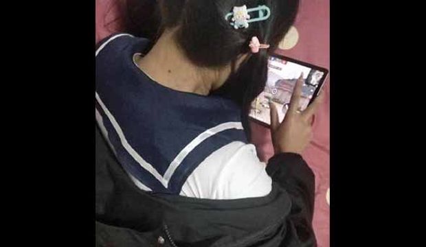 海角社区,女儿说跟她男朋友做就是穿这个白袜让我兽欲大发 高清