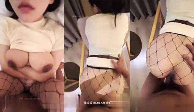 海角社区,酒店约操兄弟老婆高颜值巨乳服臀反差御姐 高清