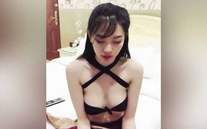 小哥泡到一个漂亮越南美少女，比日本女优还极品